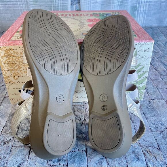 East Fifth Wedge Heel Sandals Womens Size 8 Strappy Stretch to Fit Design - Picture 5 of 8